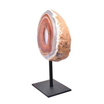Γεώδες φυσικής πέτρας Αχάτη με Κρύσταλλα Χαλαζία ενσωματωμένο σε μαύρη, μεταλλική βάση. Το προϊόν έχει ύψος 15,5cm. Αγοράστε online shop.
