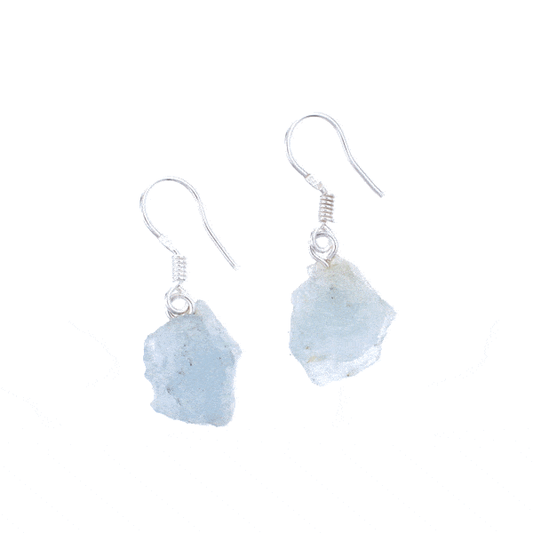 Long earrings made of natural, raw aquamarine gemstone ans sterling silver. Buy online shop.