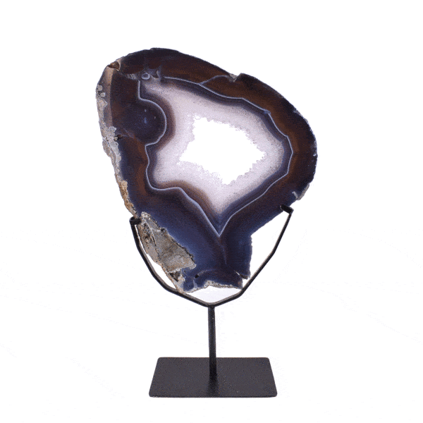 Slice of natural agate gemstone with crystal quartz and one polished side, placed on a black metallic base. The slice of agate with the base has a height of 55cm. Buy online shop.