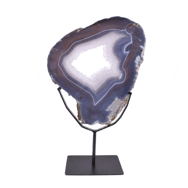 Slice of natural agate gemstone with crystal quartz and one polished side, placed on a black metallic base. The slice of agate with the base has a height of 55cm. Buy online shop.