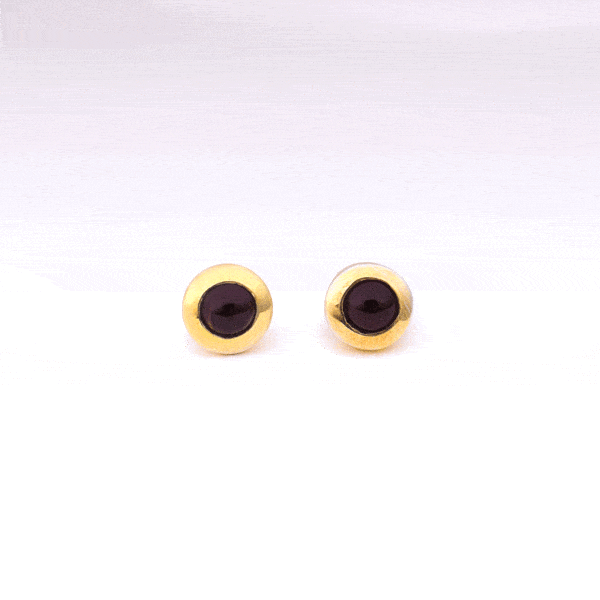 Handmade studded earrings made of gold plated silver and natural spherical shaped garnet gemstones. Buy online shop.