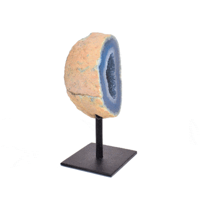 Natural blue agate geode gemstone with crystal quartz, embedded into a black metallic base. The product has a height of 11.5cm. 